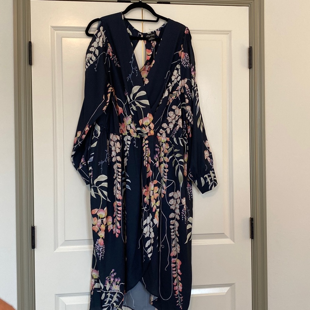 City Chic blue floral cold shoulder dress, L/20